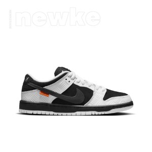 Nike SB x TIGHTBOOTH Dunk Low Pro